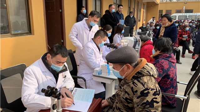 為民服務(wù)暖人心，送醫(yī)下鄉(xiāng)助健康